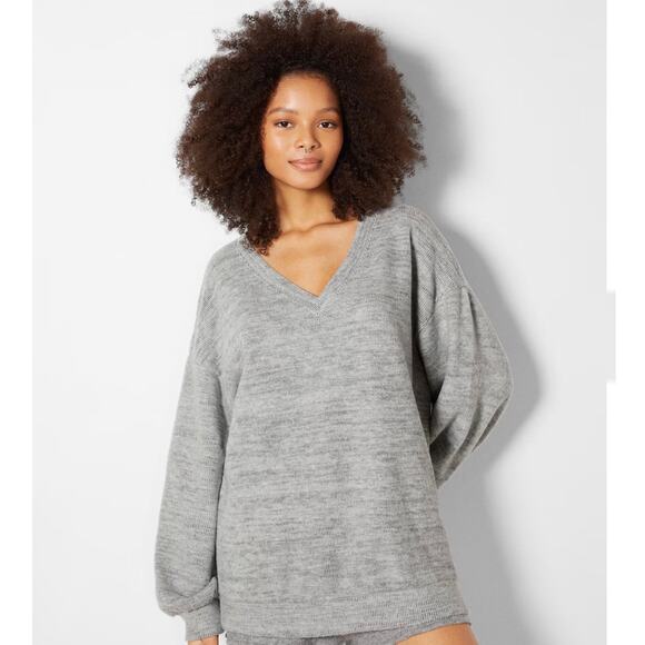 Bershka V-Neck Oversized Sweater Sz. Med light Gray NWT Comfy Oversized Fit - Picture 2 of 14